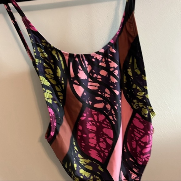 BFYNE Ravn Lowback Cheeky Swimsuit - Picture 3 of 6